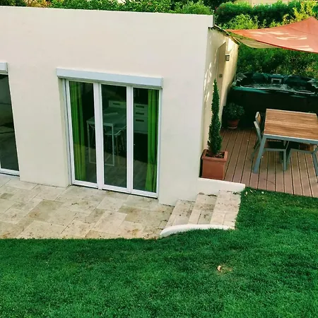 Cabanon Vert בית נופש הייר